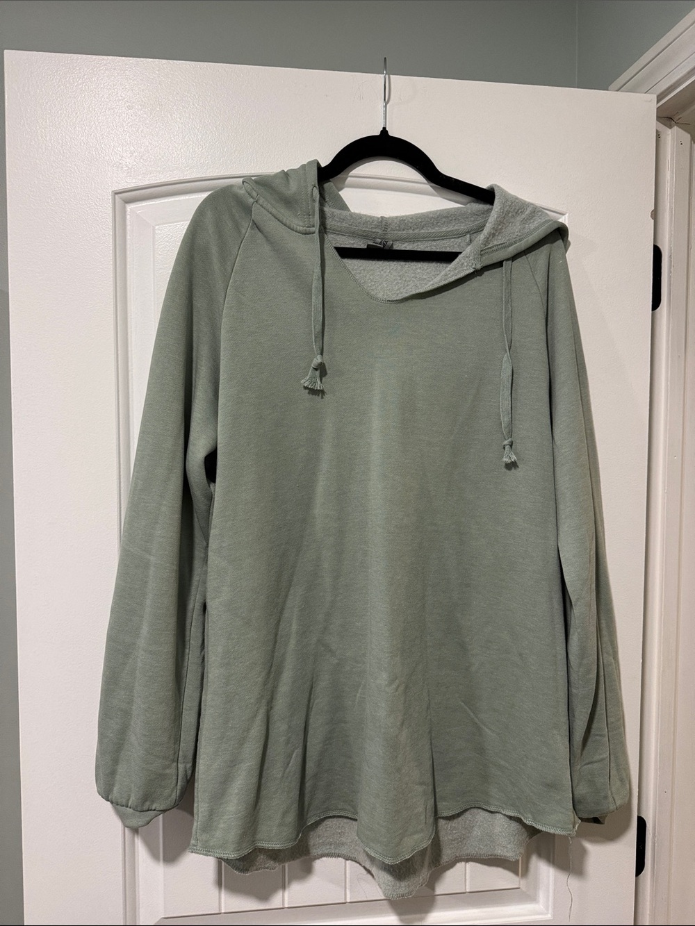 Light Sage Green Women's Hooded Pullover Sweatshirt
